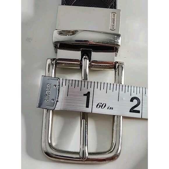COACH reversible Signature embossed leather dress belt Harness brown 35-39 in - Picture 6 of 8